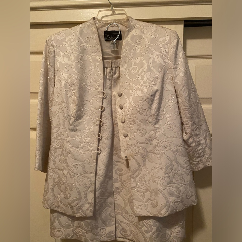 Women suit
